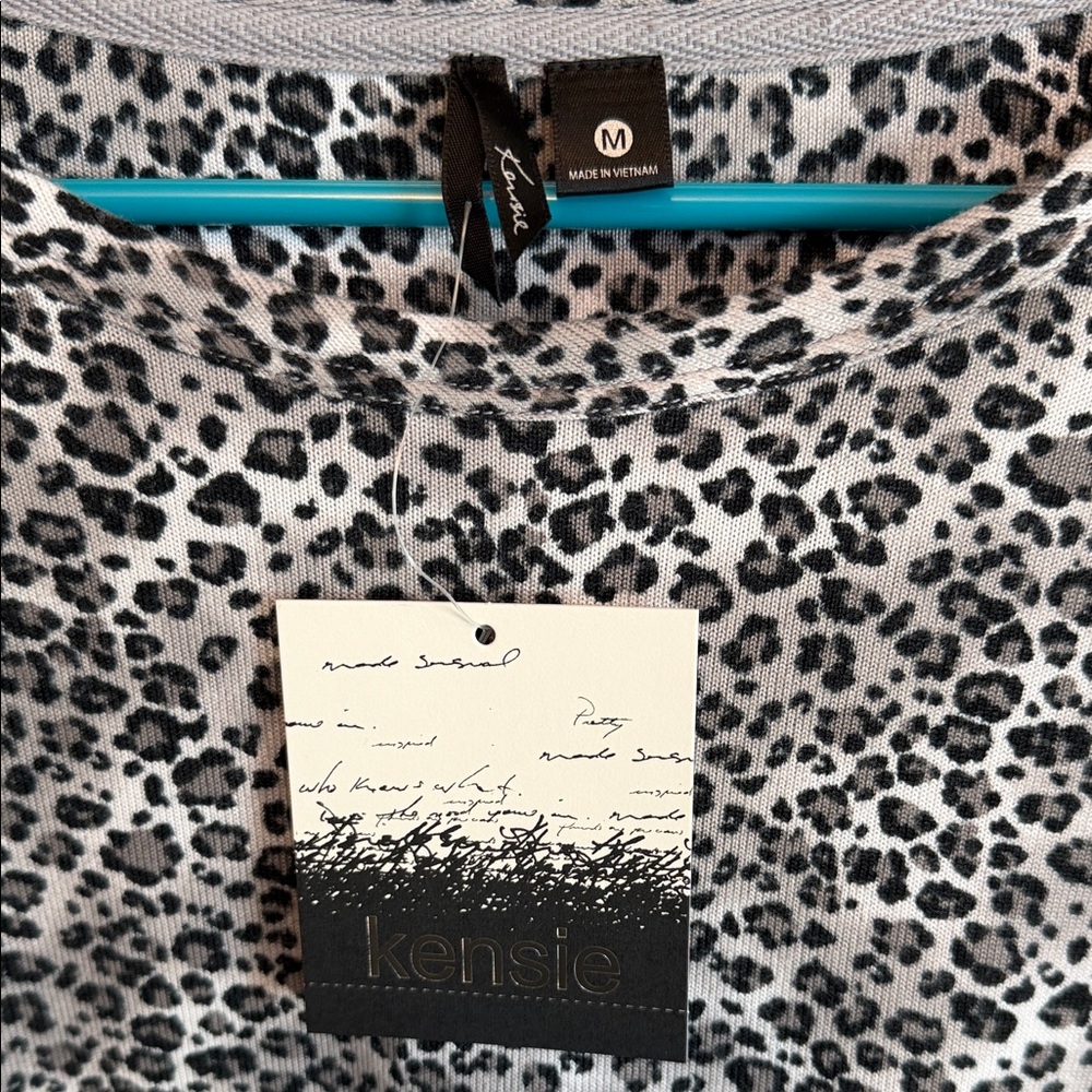 KENSIE Size Medium Black & Gray Leopard-Print Long Sleeve Drawstring Top - Picture 2 of 7
